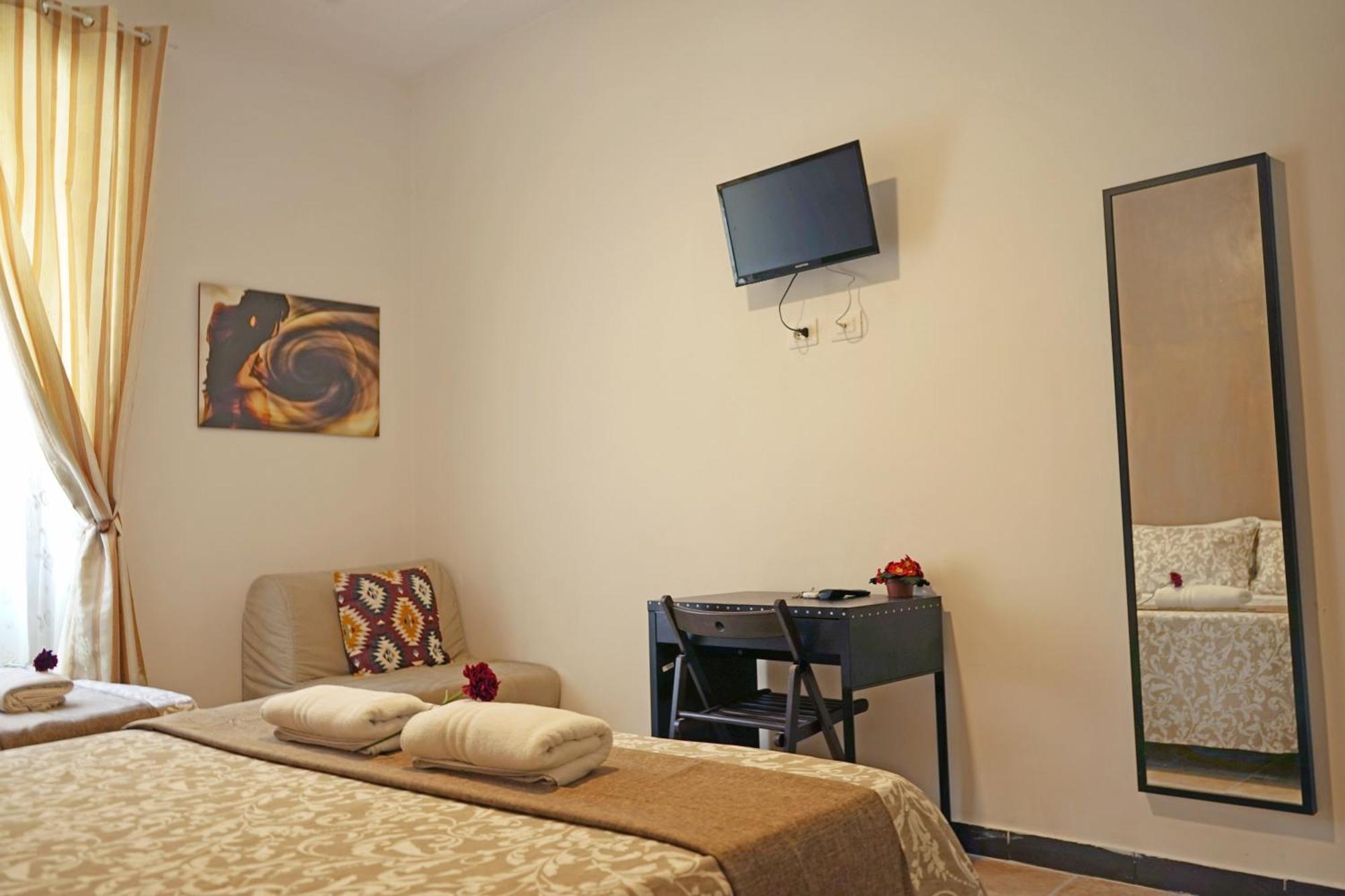 רומא Hosting Flats Guesthouse מראה חיצוני תמונה