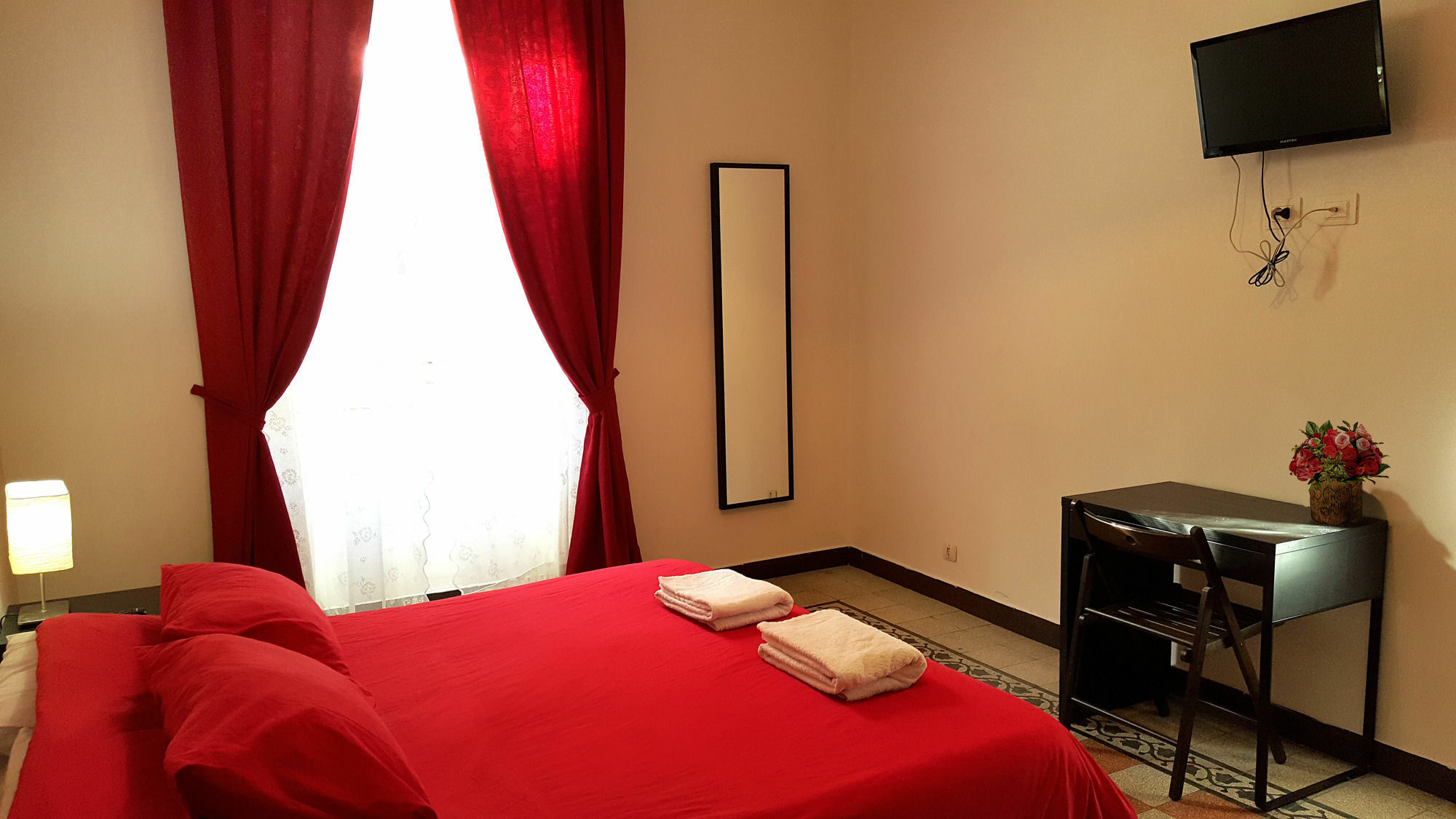 רומא Hosting Flats Guesthouse מראה חיצוני תמונה