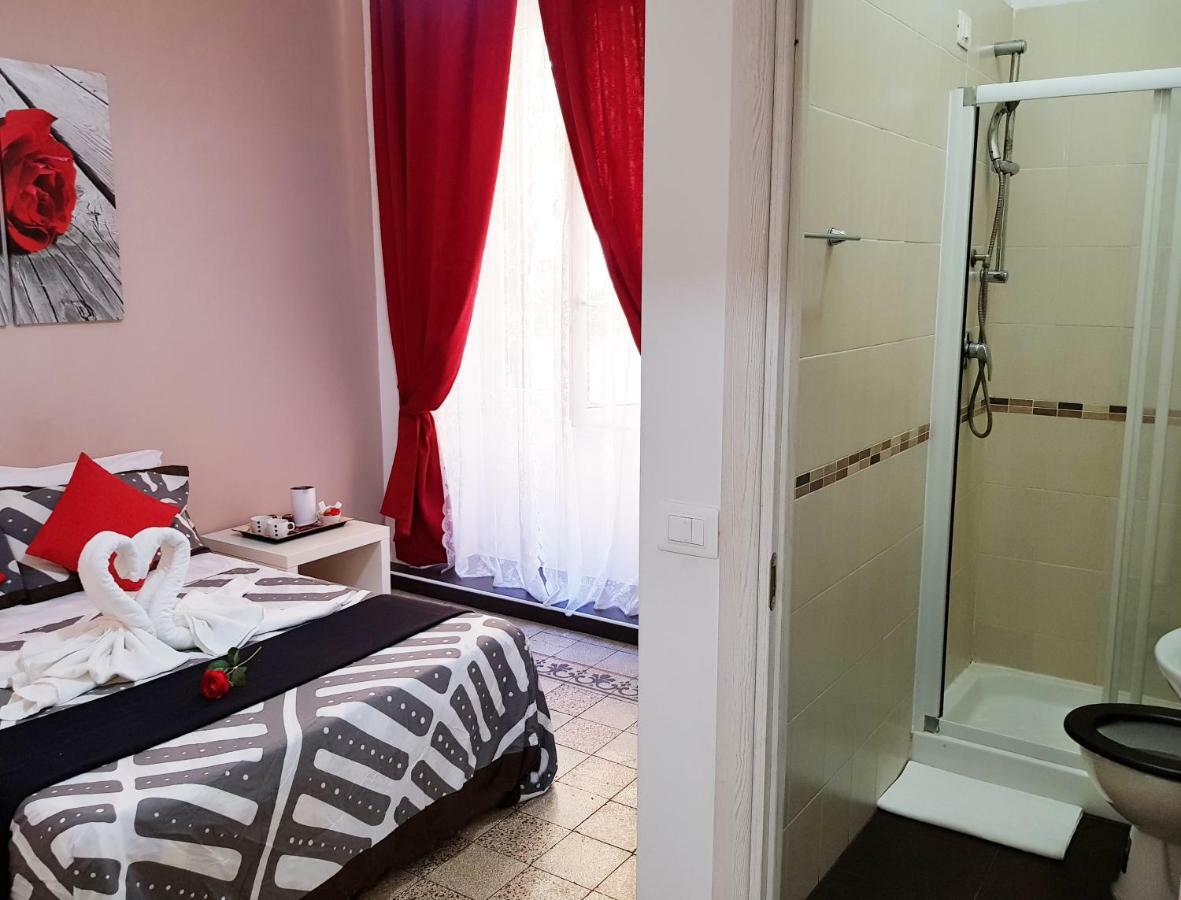 רומא Hosting Flats Guesthouse מראה חיצוני תמונה