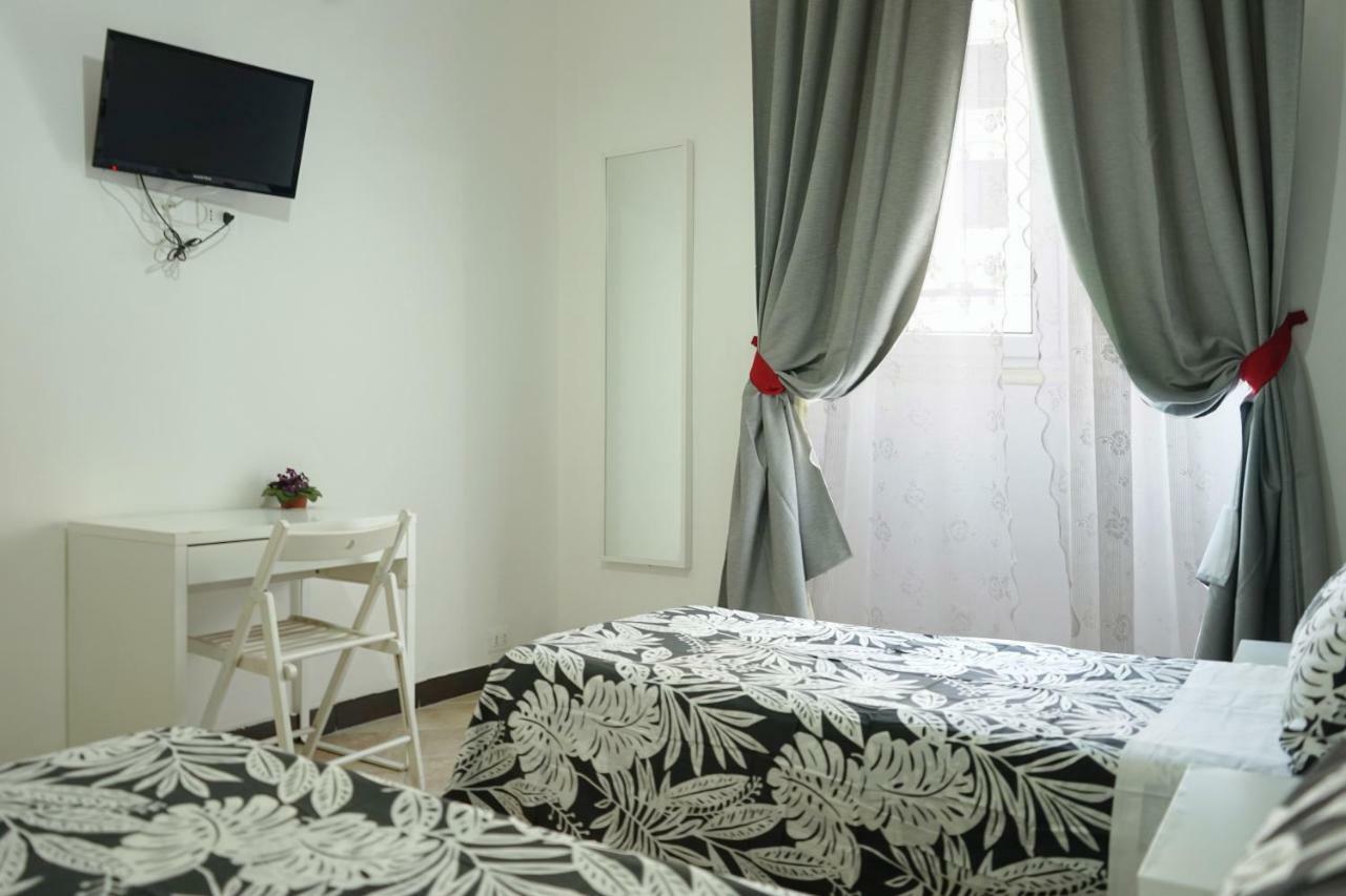 רומא Hosting Flats Guesthouse מראה חיצוני תמונה
